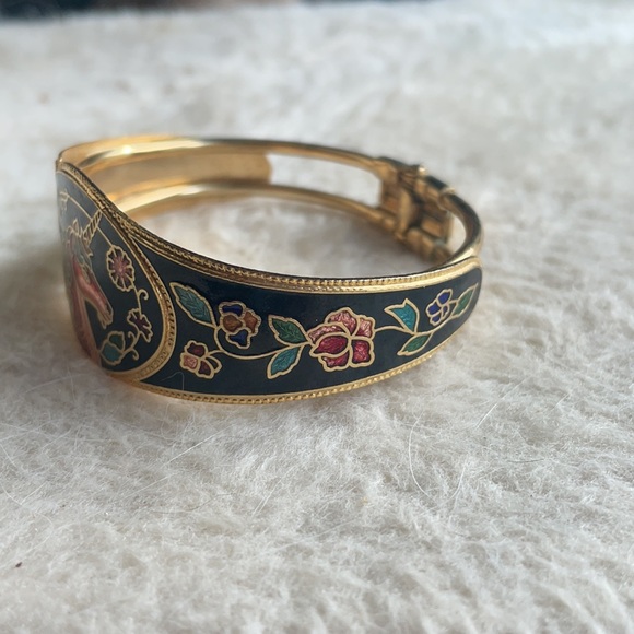 Vintage Cloisonné  Unicorn Flowers Enamel Gold Tone Clamp Bangle Bracelet - Picture 2 of 3